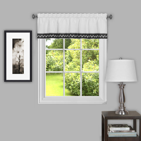 CAMDEN VALANCE 58X14 B/W P12